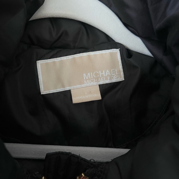 Michael Kors Army Green Puffer Coat with Fur Trim - Picture 6 of 9